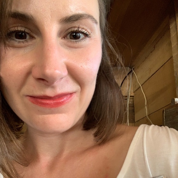 Meet your Posher, Amy - Picture 1 of 1